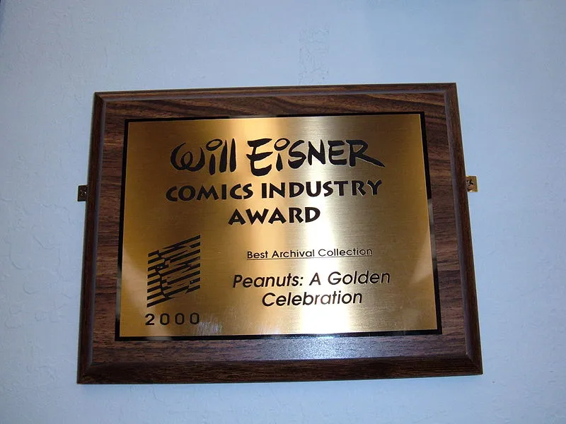 800px-2000_Will_Eisner_Award_for_Peanuts_-_A_Golden_Celebration